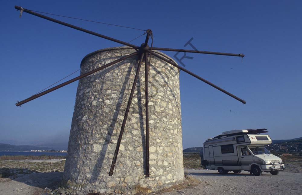 A_Ioannis_Beach_mit_WoMo_und_Muehle